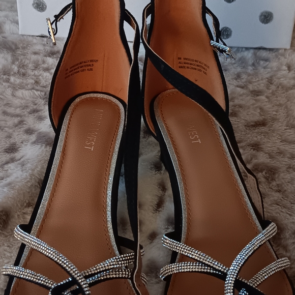 New In Box Nine West Kids Black Suede With Silver Rhinestone Heel Sandals Size 6 - Picture 3 of 7